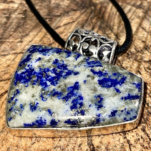 Lapis Lazuli Pendant 1 7/8” - Picture 7 of 9